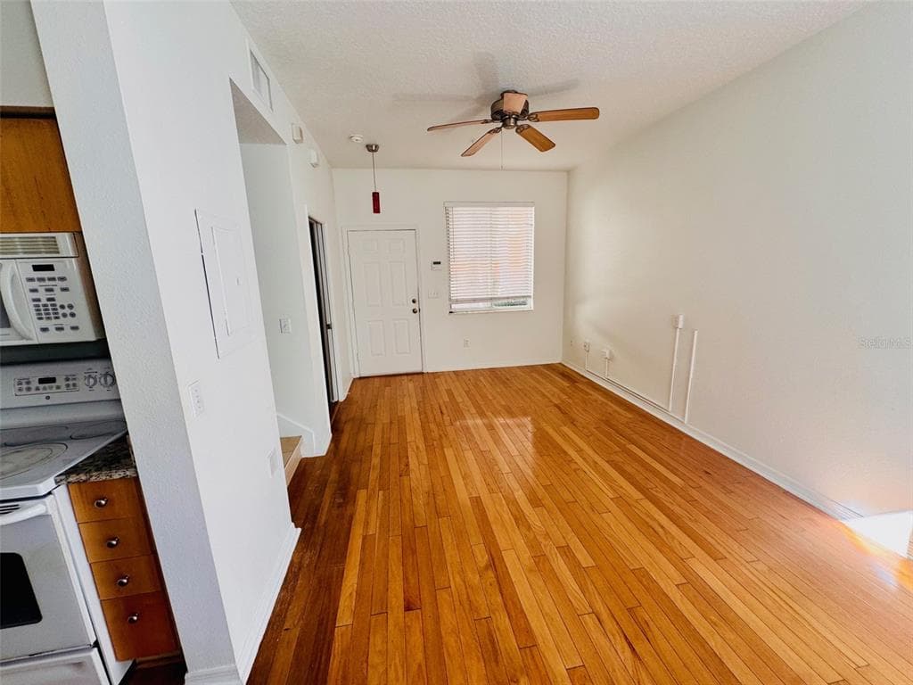 519 4TH AVENUE S UNIT 8 ST PETERSBURG, FL 33701