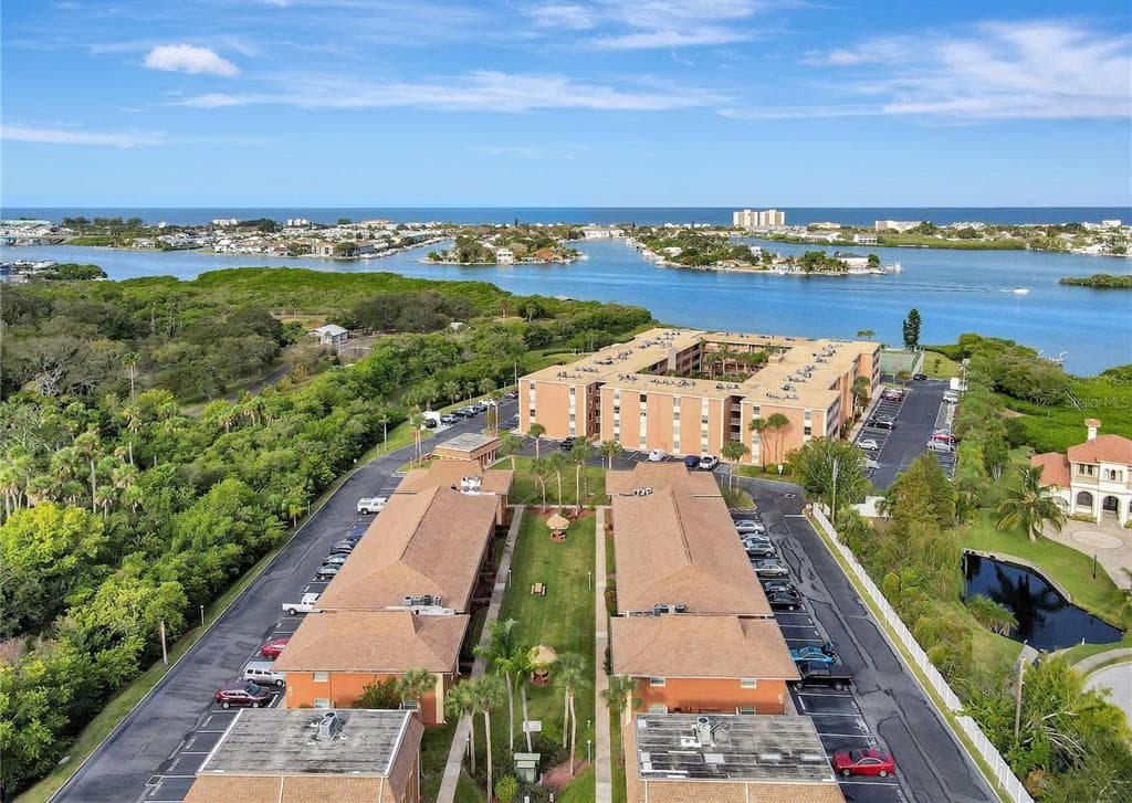 12760 INDIAN ROCKS ROAD UNIT 605(Furnished) LARGO, FL 33774