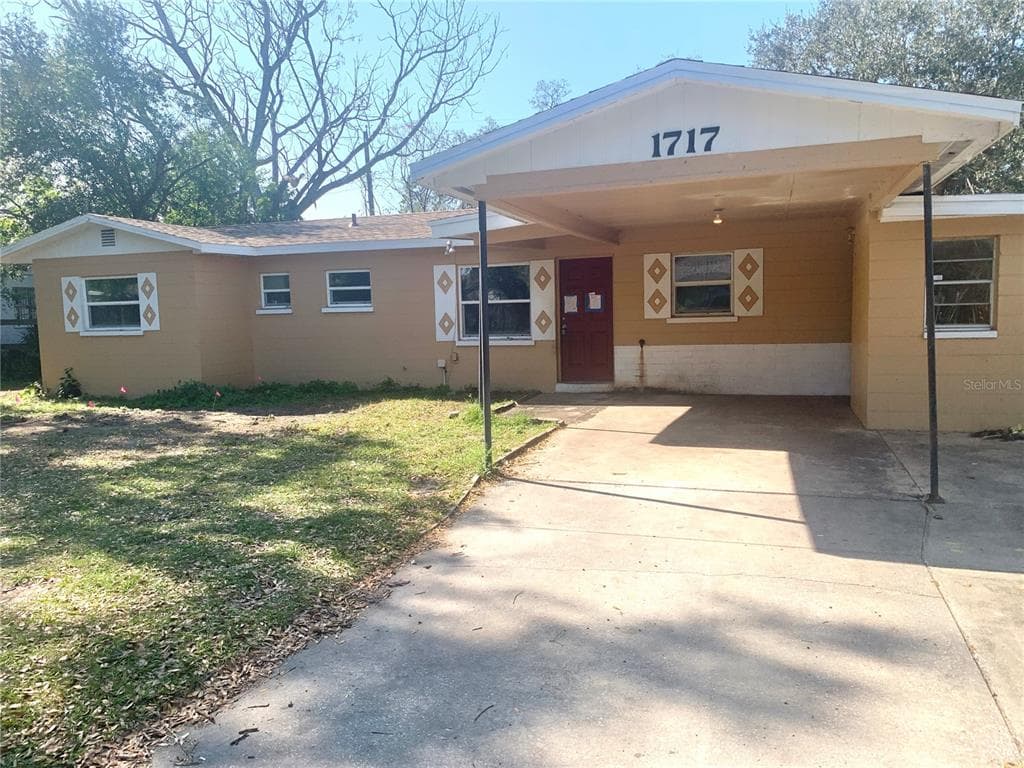 1717 OPTIMIST DRIVE LAKELAND, FL 33801
