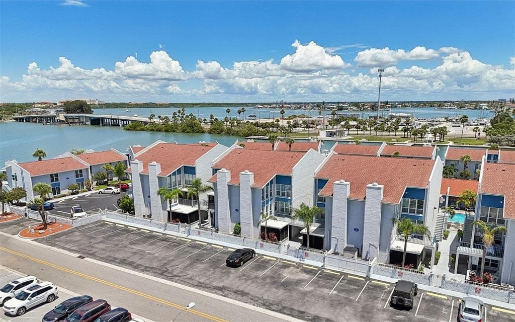 343 REX PLACE UNIT F MADEIRA BEACH, FL 33708
