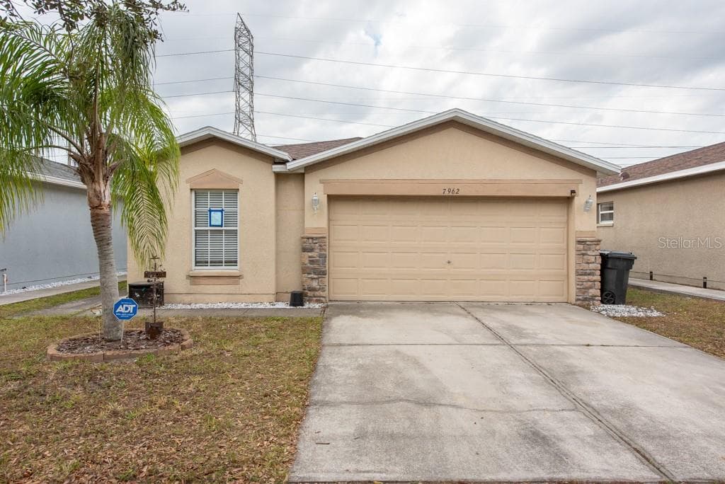 7962 CARRIAGE POINTE DRIVE GIBSONTON, FL 33534