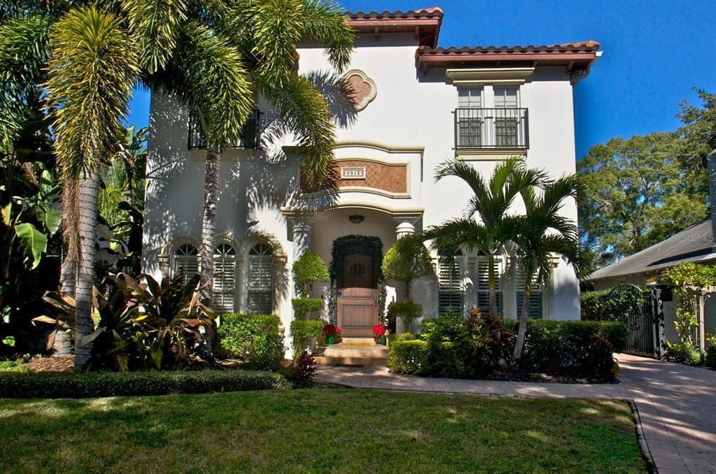 2913 W BAY VILLA AVENUE TAMPA, FL 33611