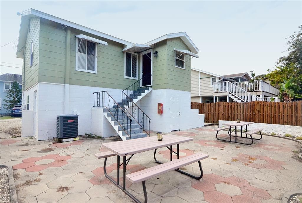 1119 14TH STREET N UNIT 1/2 ST PETERSBURG, FL 33705