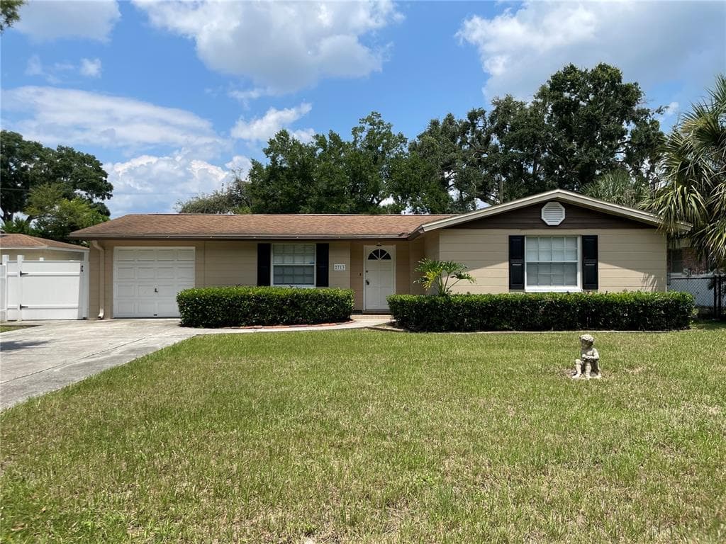 2713 W EDDY DRIVE TAMPA, FL 33614
