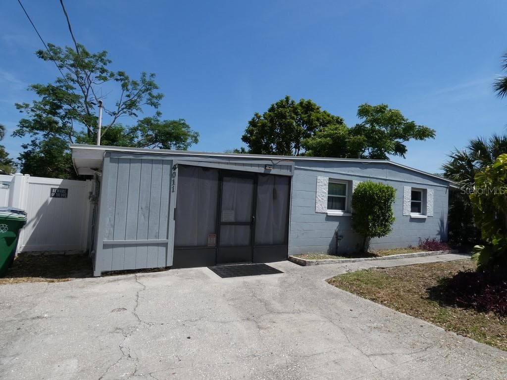 4011 W MANGO AVENUE TAMPA, FL 33616