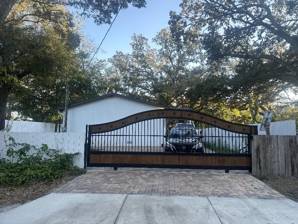 3005 E 148TH AVENUE LUTZ, FL 33559