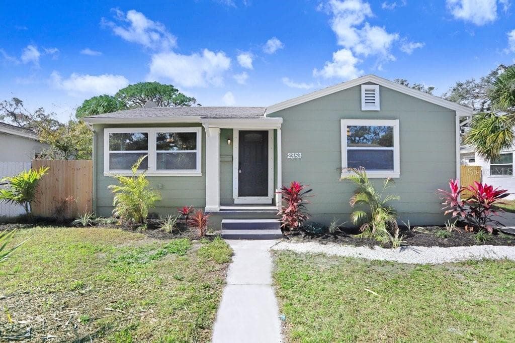 2353 GROVE STREET S ST PETERSBURG, FL 33705