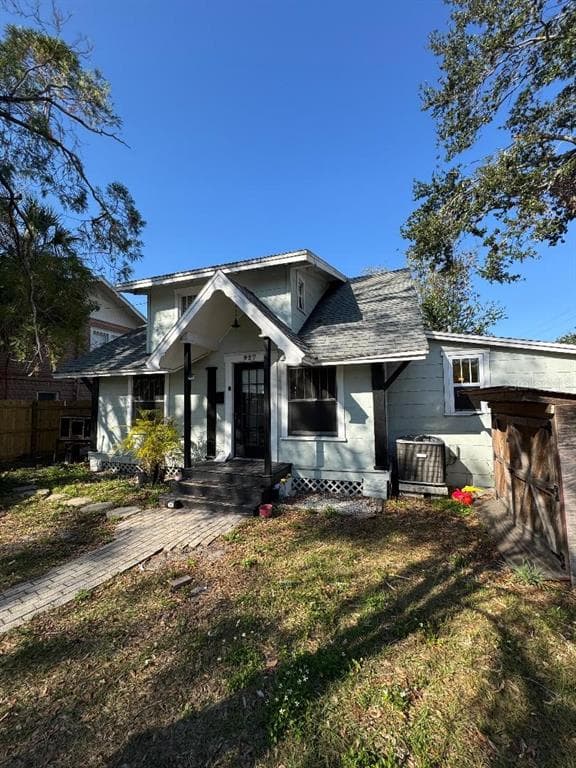 927 22ND AVENUE N ST PETERSBURG, FL 33704