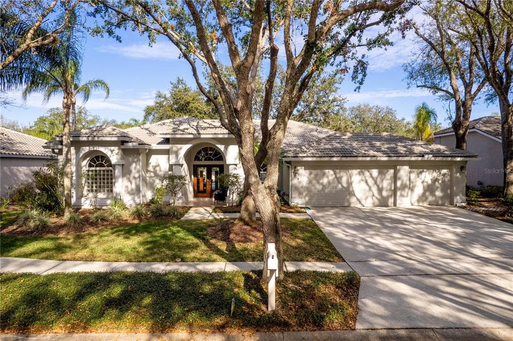 9303 WELLINGTON PARK CIRCLE TAMPA, FL 33647