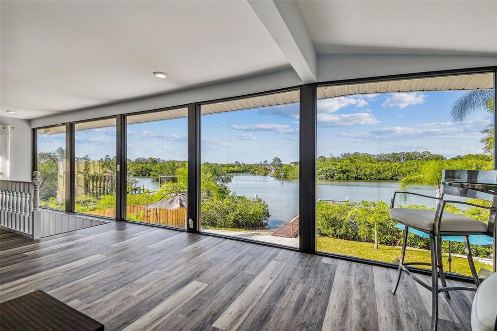 3098 PHOENIX AVENUE OLDSMAR, FL 34677