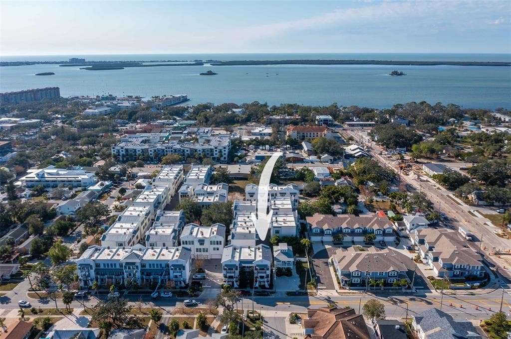 946 HIGHLAND AVENUE UNIT 1 DUNEDIN, FL 34698