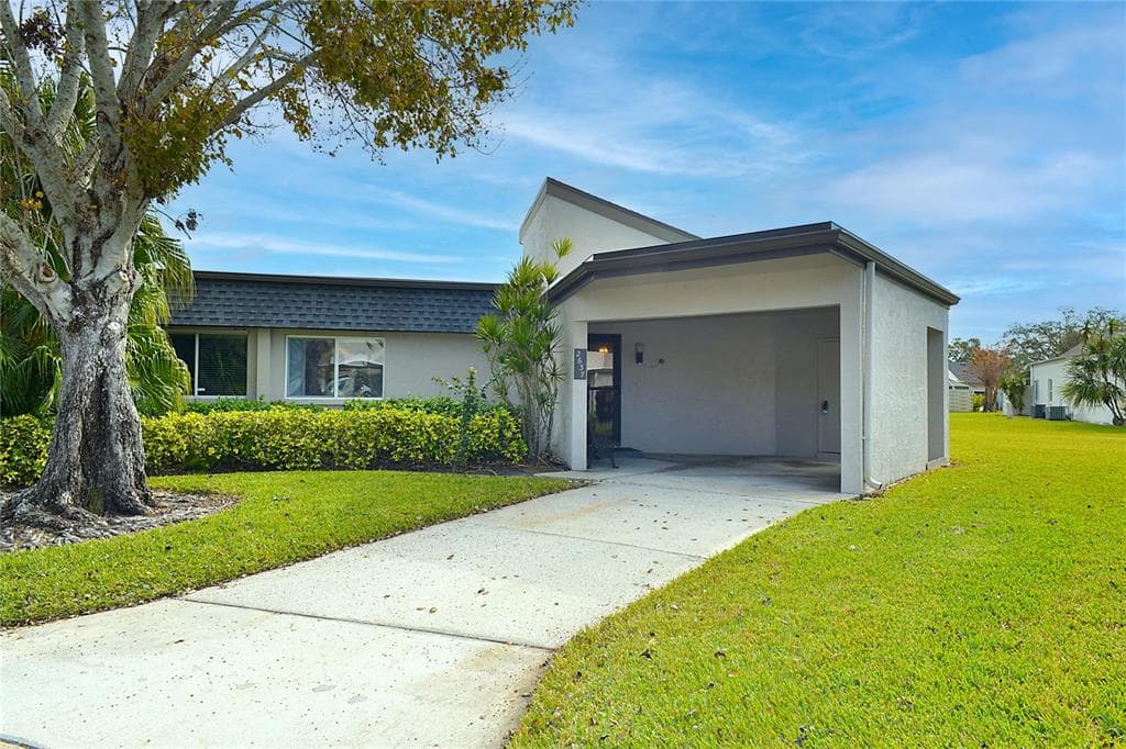 2637 BARKSDALE COURT UNIT 2637 CLEARWATER, FL 33761