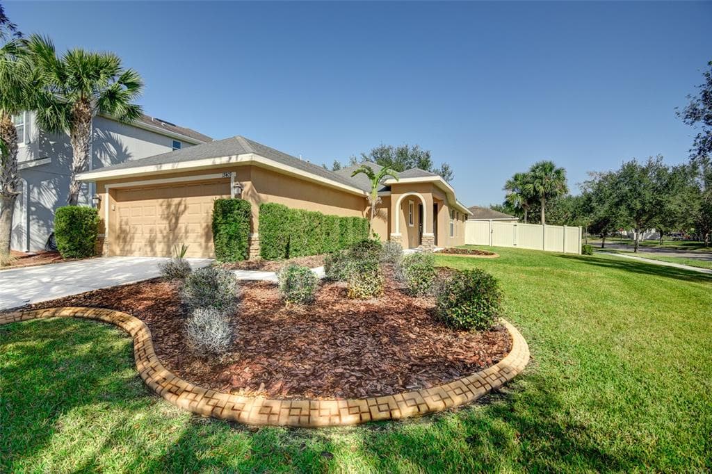 17409 NEW CROSS CIRCLE LITHIA, FL 33547
