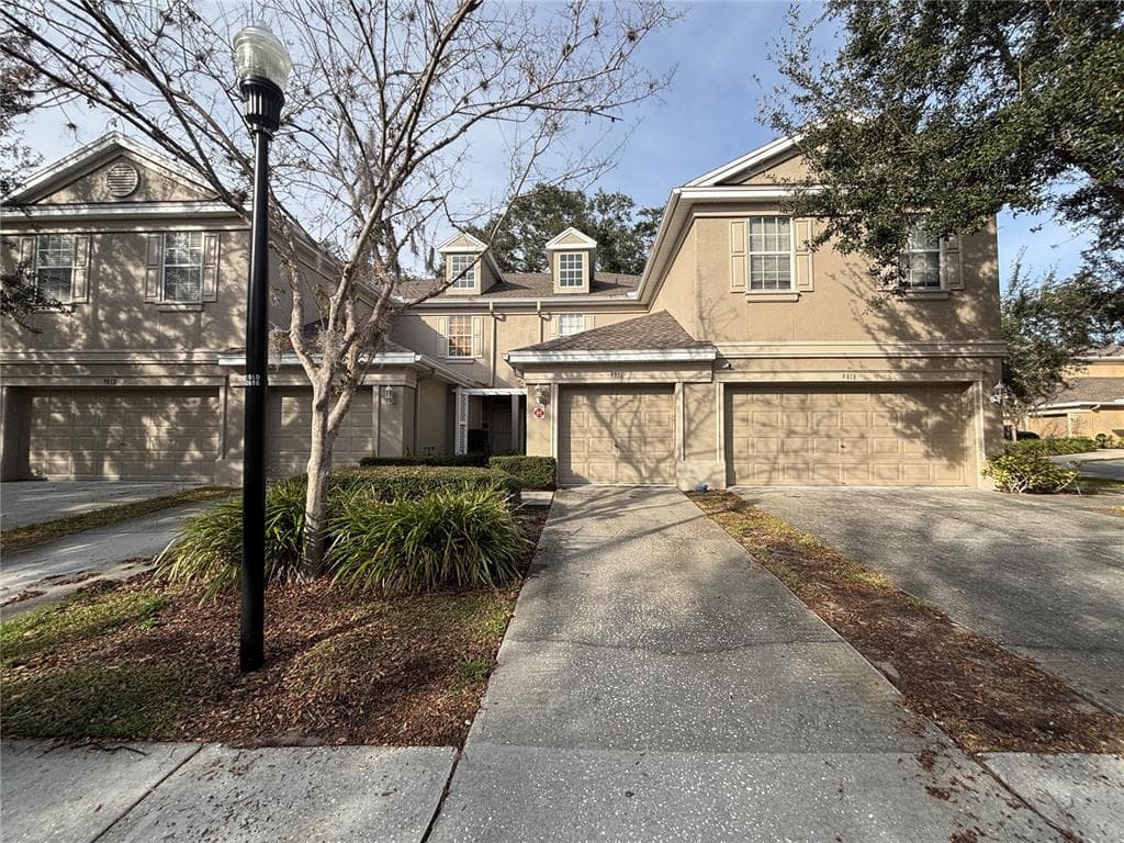 9816 BLUE PALM WAY TAMPA, FL 33610