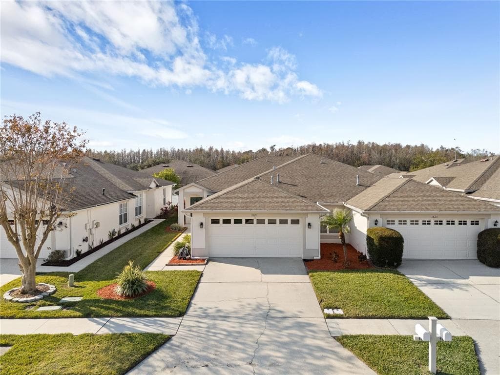 1819 RAVENRIDGE STREET WESLEY CHAPEL, FL 33543