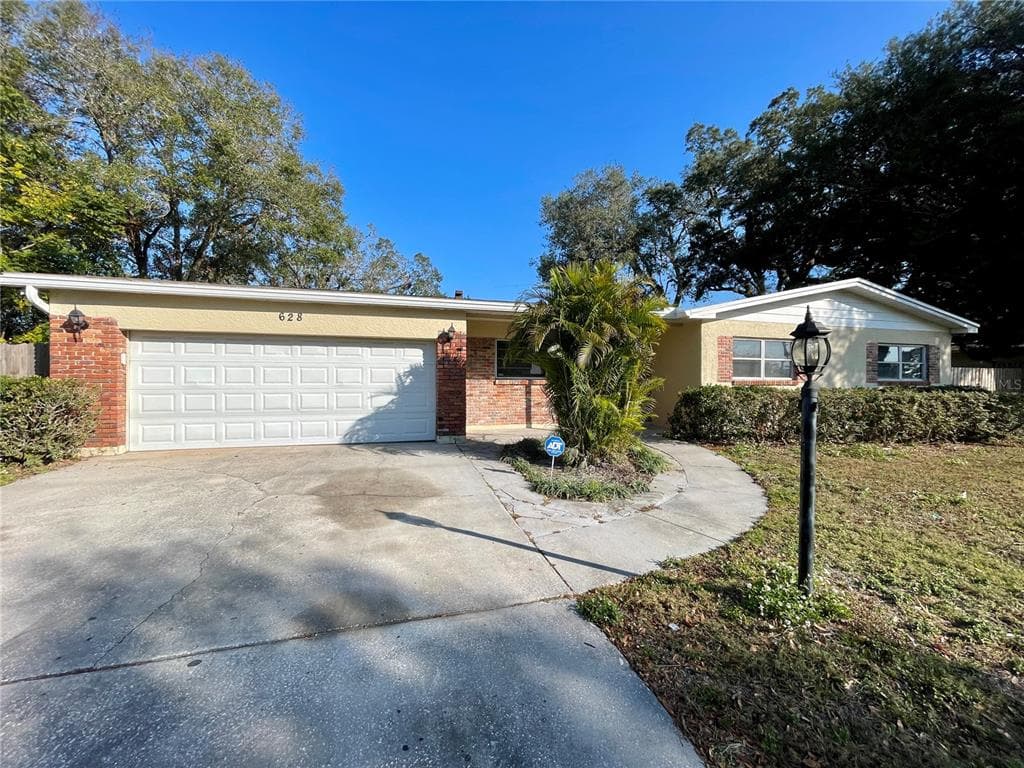628 DRUID HILLS ROAD TEMPLE TERRACE, FL 33617