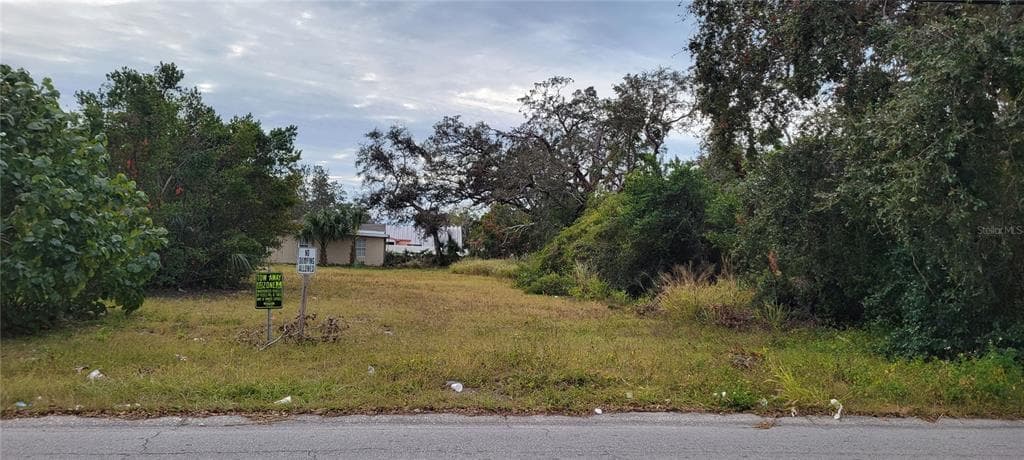 1009 WOODLAWN STREET CLEARWATER, FL 33756