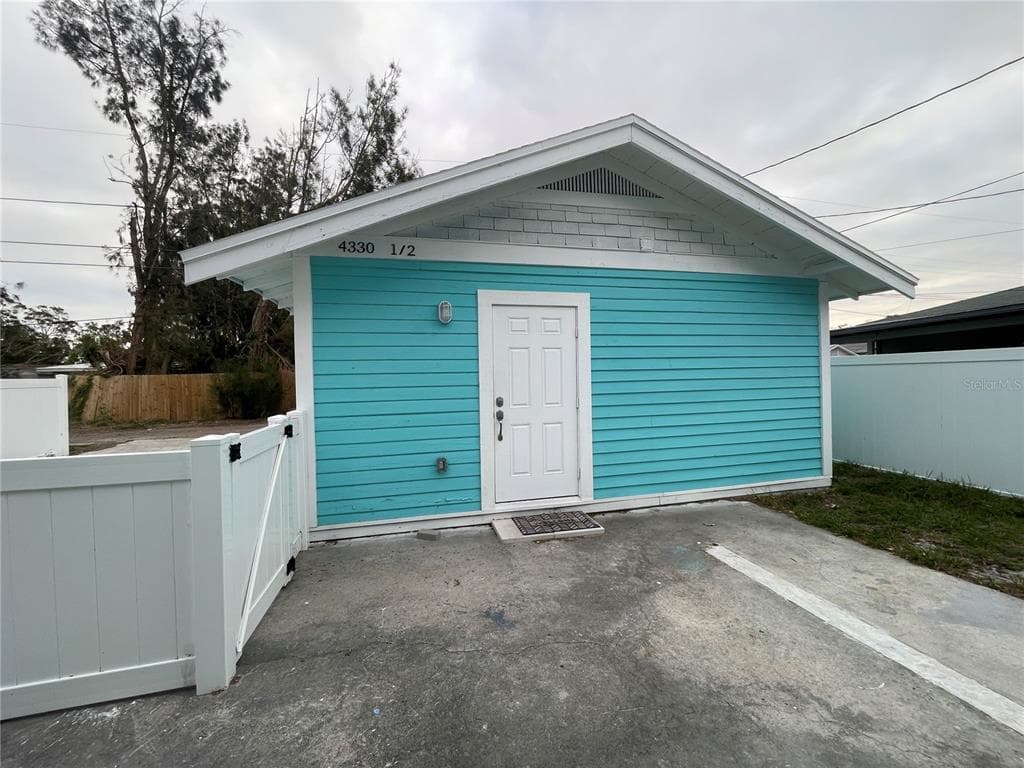 4328 1/2 5TH AVENUE S ST PETERSBURG, FL 33711