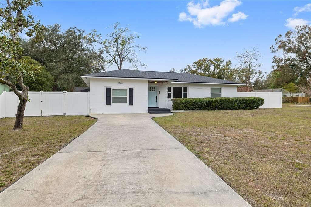9708 FOREST HILLS DRIVE TAMPA, FL 33612