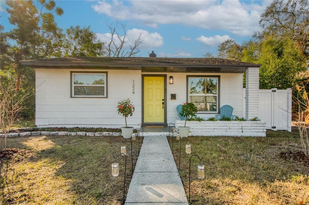 1224 11TH AVENUE S ST PETERSBURG, FL 33705