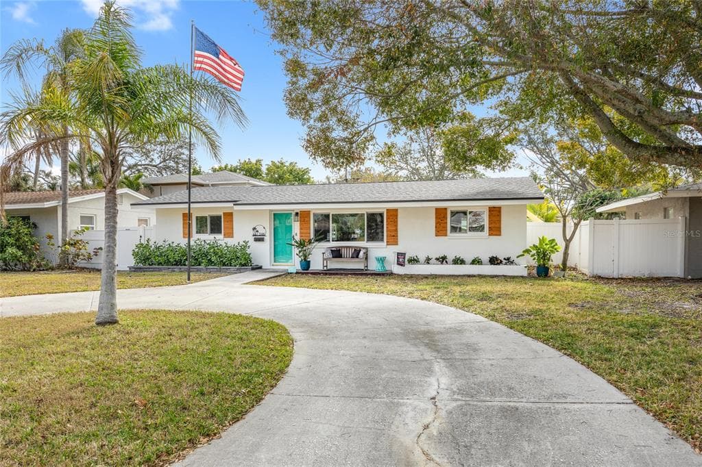 246 43RD AVENUE NE ST PETERSBURG, FL 33703