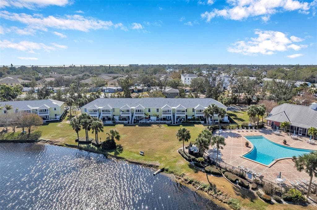 107 SEAHORSE DRIVE SE UNIT A ST PETERSBURG, FL 33705