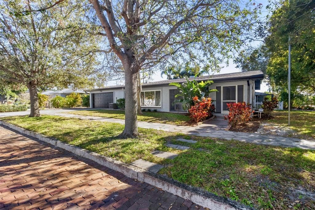 271 49TH STREET N ST PETERSBURG, FL 33710