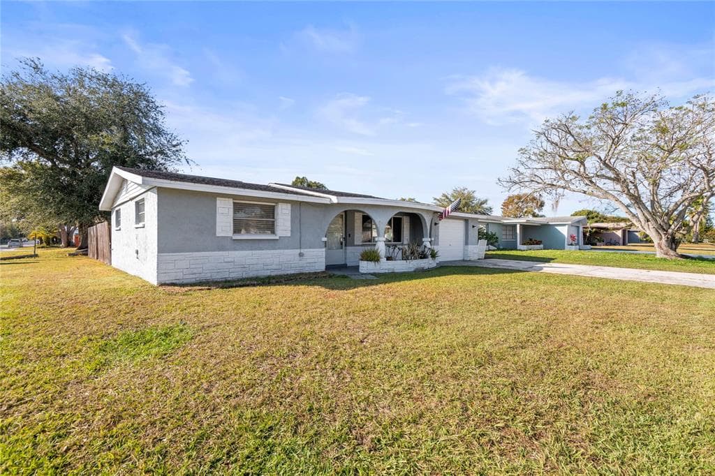 3005 MATCHLOCK DRIVE HOLIDAY, FL 34690