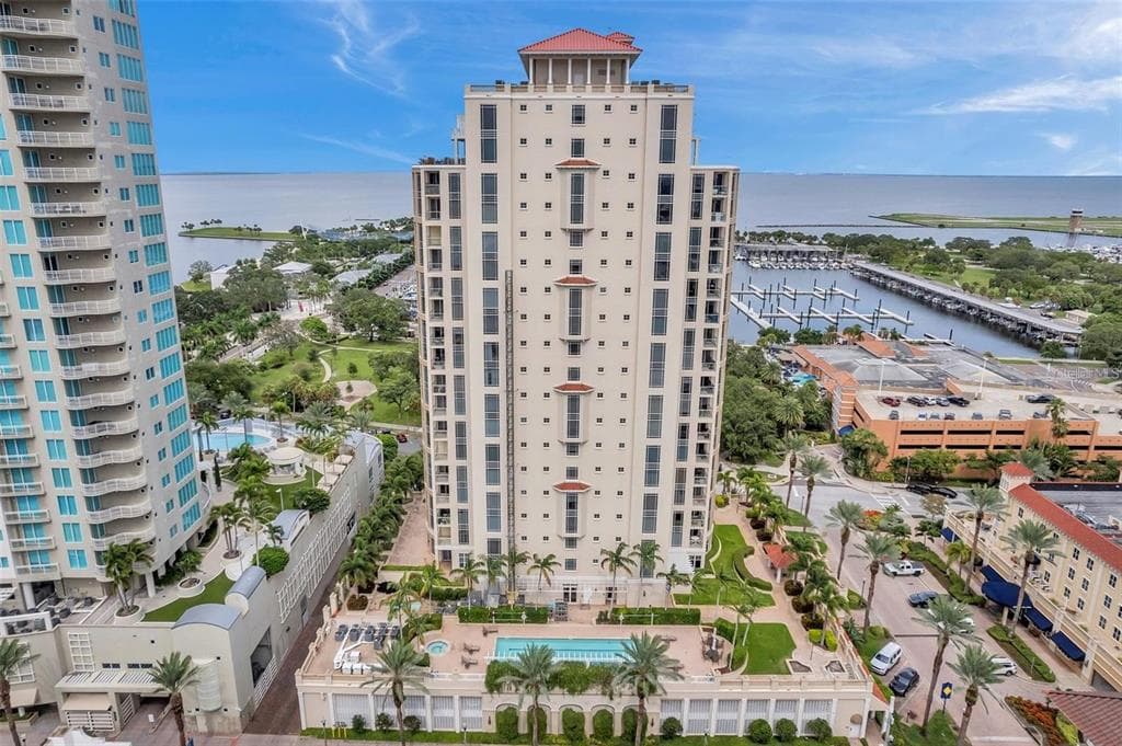 100 BEACH DRIVE NE UNIT 1002 ST PETERSBURG, FL 33701