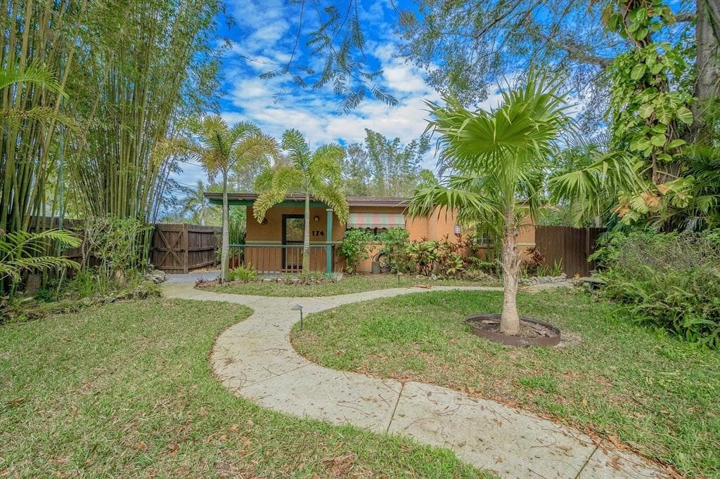 174 ORANGE AVENUE N ST PETERSBURG, FL 33710