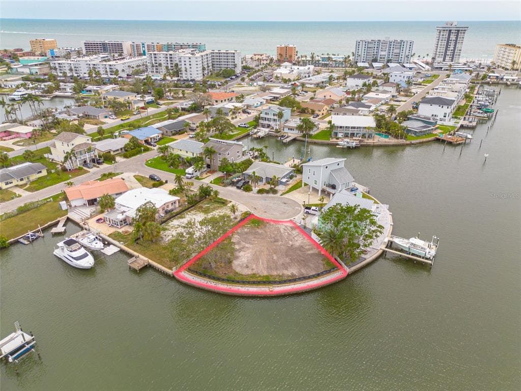 17411 1ST STREET E REDINGTON SHORES, FL 33708