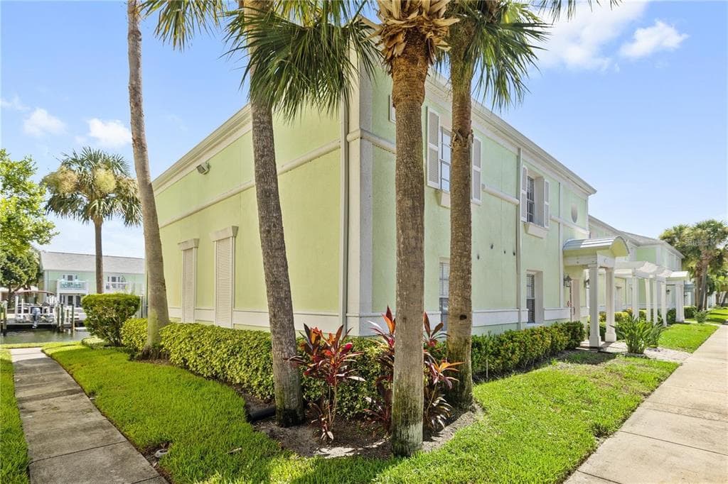 5012 STARFISH DRIVE SE UNIT C ST PETERSBURG, FL 33705