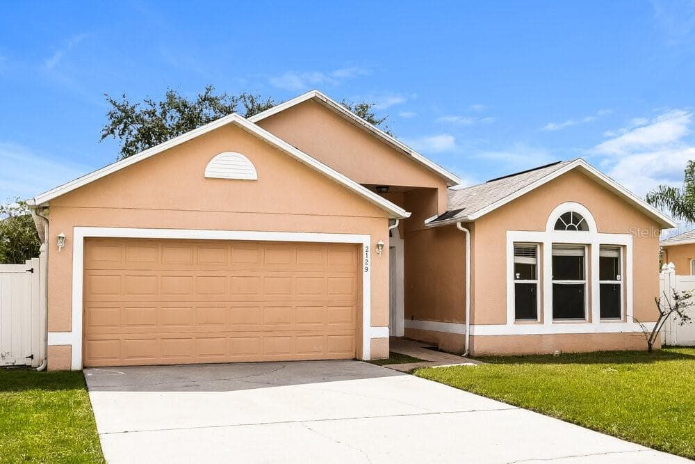 2129 MARISOL LOOP KISSIMMEE, FL 34743
