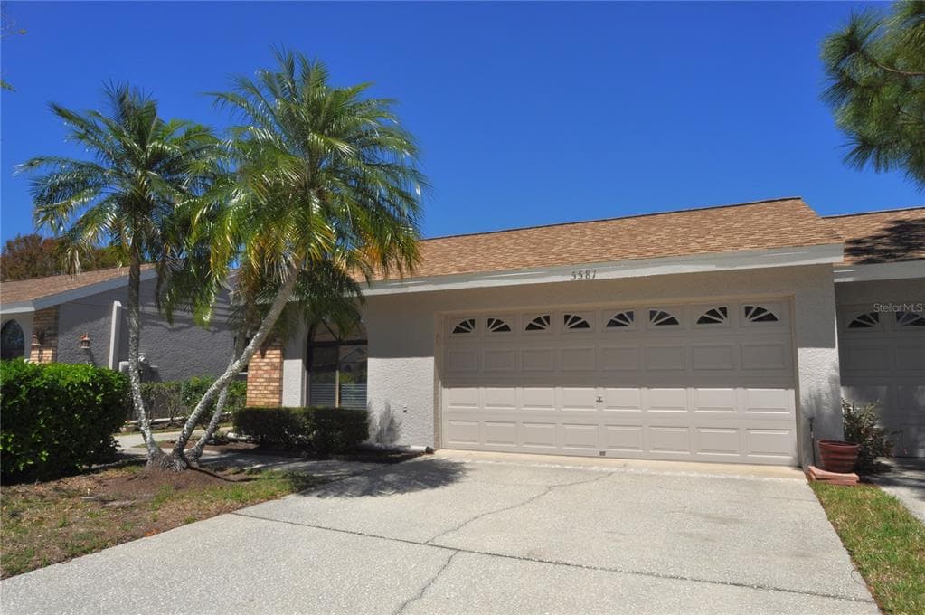 5581 SALEM SQUARE DRIVE S PALM HARBOR, FL 34685