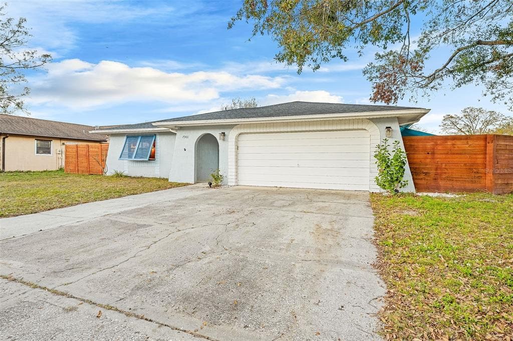 7901 LIGHTFOOT DRIVE NEW PORT RICHEY, FL 34653