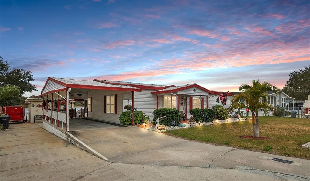 1120 PENINSULAR DRIVE LAKE WALES, FL 33853
