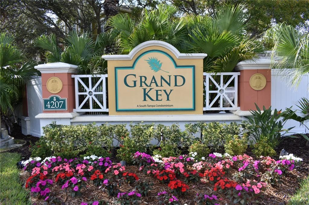 4207 S DALE MABRY HIGHWAY UNIT 12107 TAMPA, FL 33611