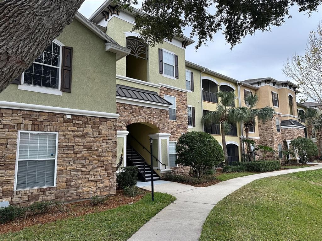 10201 COURTNEY PALMS BOULEVARD UNIT 103 TAMPA, FL 33619
