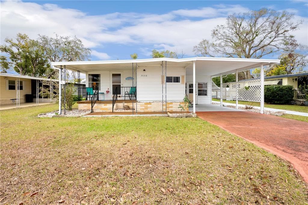 37318 LOIS AVENUE ZEPHYRHILLS, FL 33542