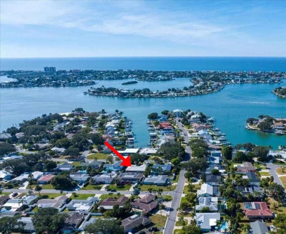 1695 CLEARWATER HARBOR DRIVE LARGO, FL 33770