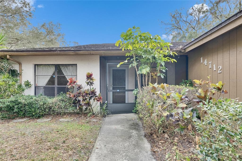 14712 LAUREL LAKE LANE LUTZ, FL 33559