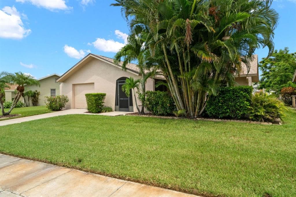 4347 GREAT LAKES DRIVE N CLEARWATER, FL 33762