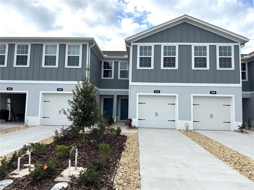 4612 OLD BLUSH STREET LAKEWOOD RANCH, FL 34211