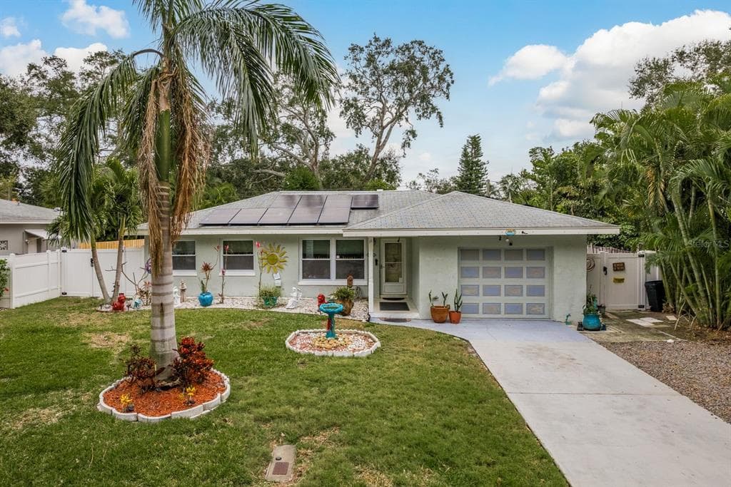 1611 SAN CHARLES DRIVE DUNEDIN, FL 34698