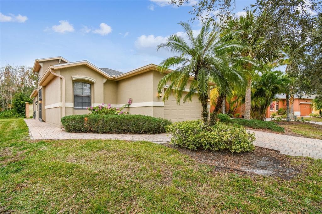 940 GRAND CANAL DRIVE POINCIANA, FL 34759