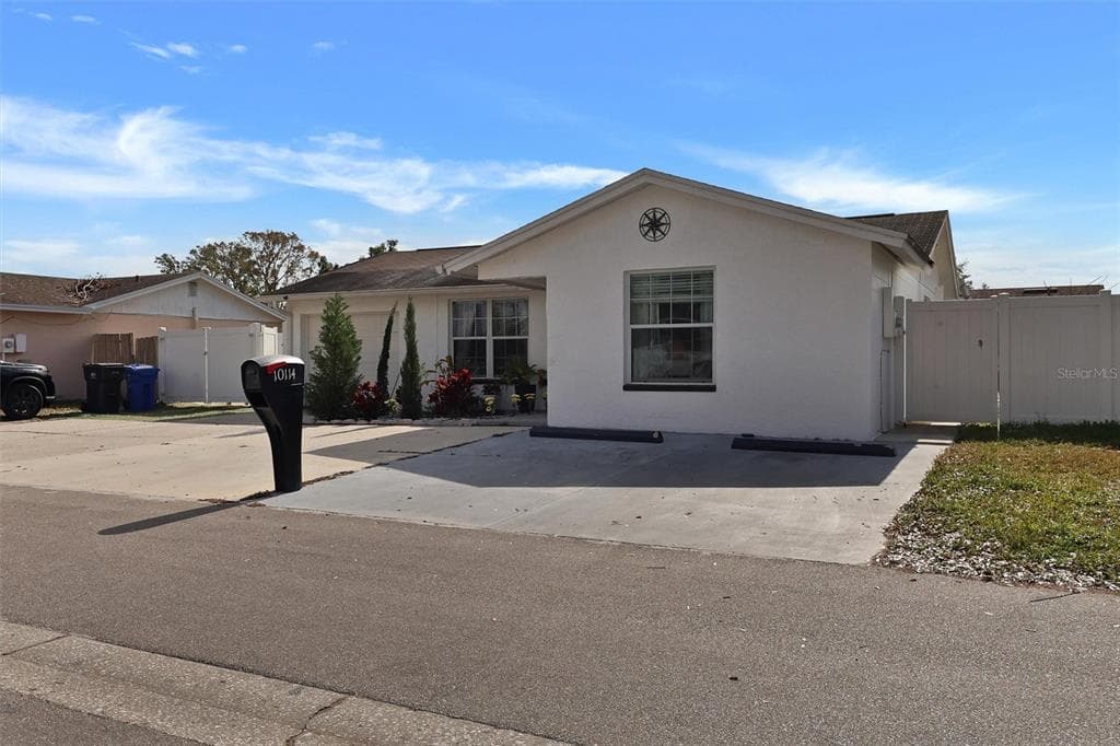 10114 CHIMNEY HILL COURT