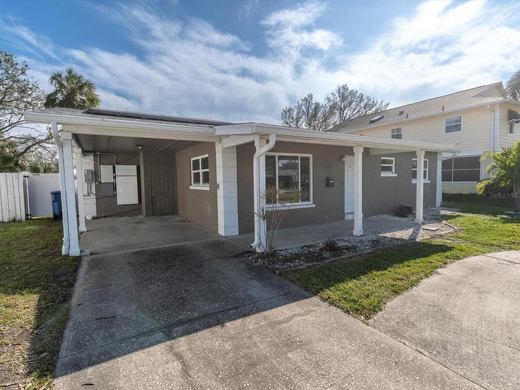 3727 OVERLOOK DRIVE NE ST PETERSBURG, FL 33703