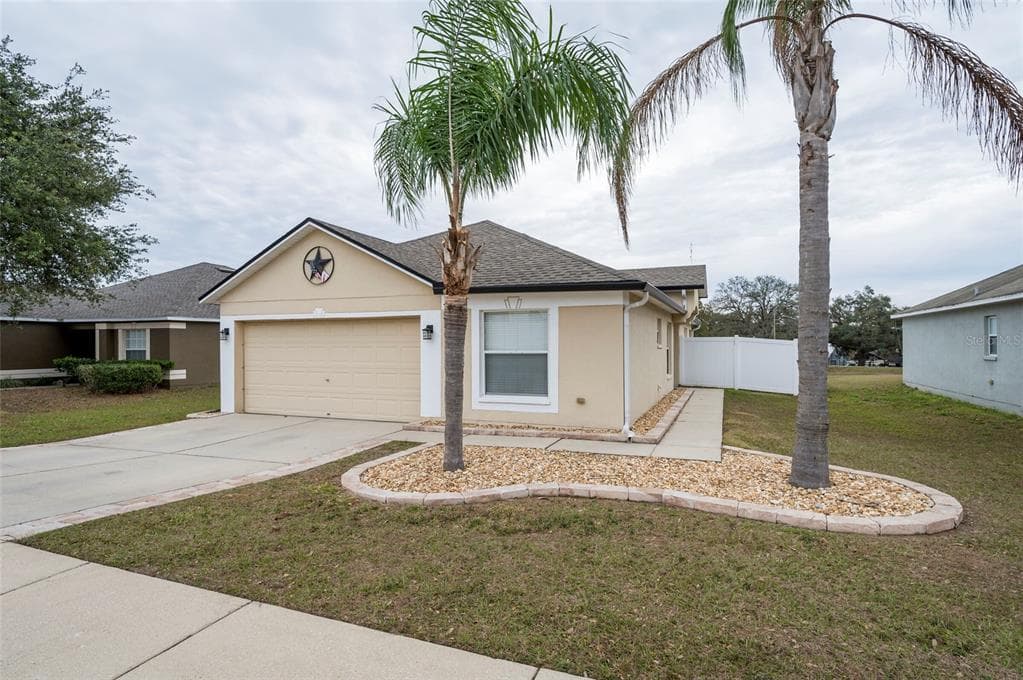 7943 MERCHANTVILLE CIRCLE ZEPHYRHILLS, FL 33540