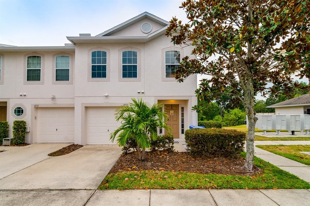 4533 ASHBURN SQUARE DRIVE UNIT 4533 TAMPA, FL 33610