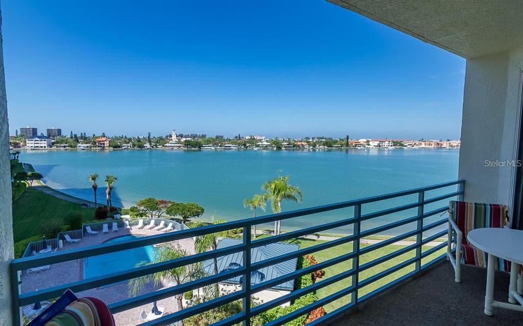 7974 SAILBOAT KEY BOULEVARD S UNIT 402 SOUTH PASADENA, FL 33707